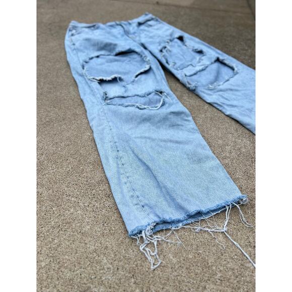American Eagle Light Wash Zip Fly 5-Pocket Raw Hem Baggy Jean Size 14 Regular - Picture 2 of 8